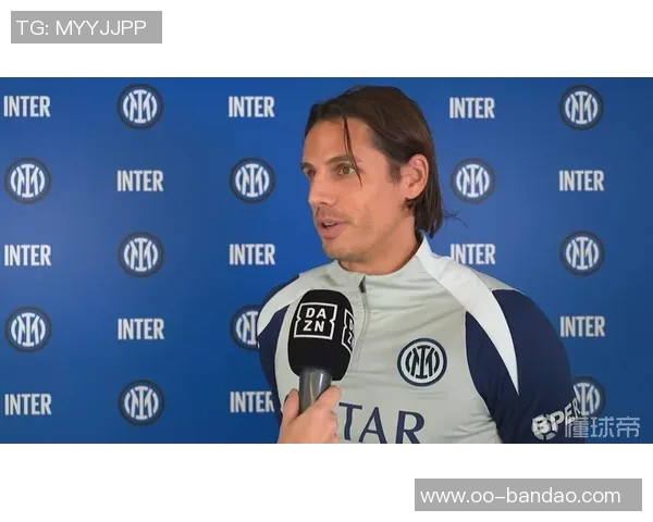 门将之争:索默单手扑救失误迈尼昂成功迷惑恰20引发热议 门将之争:索默单手扑救失误迈尼昂成功迷惑恰20引发热议